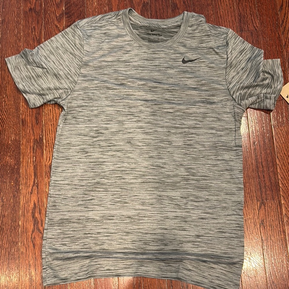 Nike Gray Short Sleeve TrainingTee for Effortless Style, Dri-Fit